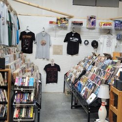 Patriot Resale & Collectibles - Vintage vinyl LPs and 45s