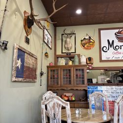 Monkey Coffee & Grill - Inside