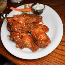Olde Magoun's Saloon - Buffalo Wings