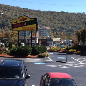 Mount Vue Motel - Papa's and beer, right next door to mt vue. Delicious food, great bar, and cheap prices just a step away from the motel. - Hotels Near Me - Asheville, North Carolina Mount Vue Motel - Papa's and beer, right next door to mt vue. Delicious food, great bar, and cheap prices just a step away from the motel. - Hotels Near Me - Asheville, North Carolina