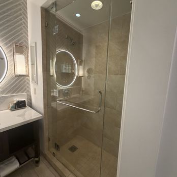 The Meritage Resort and Spa - Shower - Hotels Near Me - Napa, California The Meritage Resort and Spa - Shower - Hotels Near Me - Napa, California