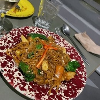Rosa's Thai Cafe - pad see ewe - Thai Near Me - London, XGL Rosa's Thai Cafe - pad see ewe - Thai Near Me - London, XGL