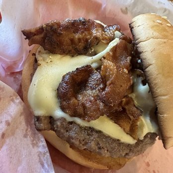 Byron Roadhouse - BBQ bacon burger - Steakhouses Near Me - Byron, California