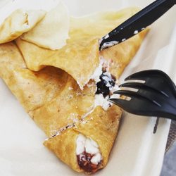 The Mad Irons Food Truck - Sweet berries, cheese and nuts