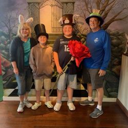 Escape Everett - Escape Everett. Alice in Wonderland