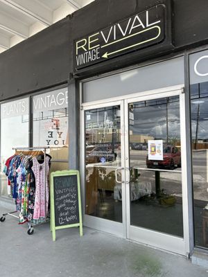 Retro Revival　Seventh Avenue South　 0.85 Seventh Avenue South