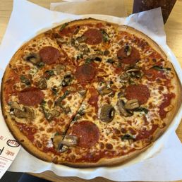 BYO : pepperoni, mushroom and basil
