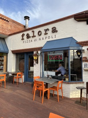 Falora Pizza by null