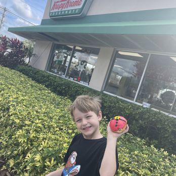 Krispy Kreme - Specialty Christmas donut - Donuts Near Me - Winter Park, Florida Krispy Kreme - Specialty Christmas donut - Donuts Near Me - Winter Park, Florida