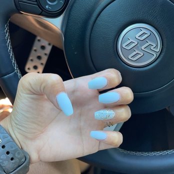 Tipsy Nails & Spa - Dip powder set, no tips - Nail Salons Near Me - Chico, California