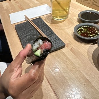 Handies Douzo - toro caviar handroll - Sushi Bars Near Me - Houston, Texas