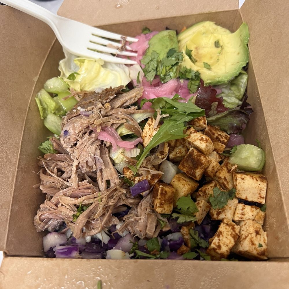 Carnitas Ensalada. I had spread out the carnitas in the pic, so what you see is all there was (nothing more underneath it). Carnitas Ensalada. I had spread out the carnitas in the pic, so what you see is all there was (nothing more underneath it).