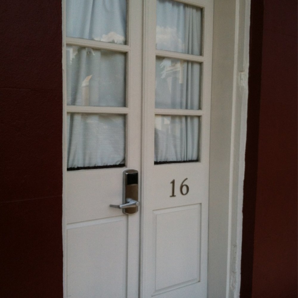 St Peter Guest House - Our king size room - Hotels Near Me - New Orleans, Louisiana