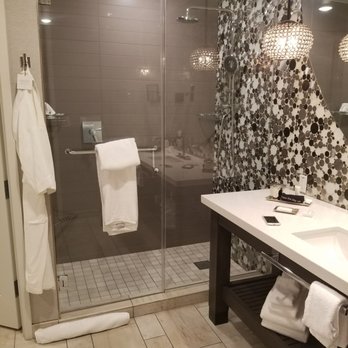Archer Hotel Austin - The elegant bathroom in the Archer King Suite With Balcony. - Hotels Near Me - Austin, Texas