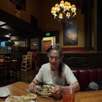 The Kettle - A somewhat lonely Wednesday evening at The Kettle. - Diners Near Me - Manhattan Beach, California