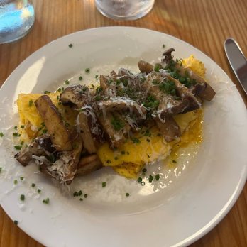 Vern's - Omelet with mushrooms - New American Near Me - Charleston, South Carolina