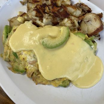 Pacific Diner - Crab avocado omelette with potatoes - Breakfast & Brunch Near Me - San Pedro, California
