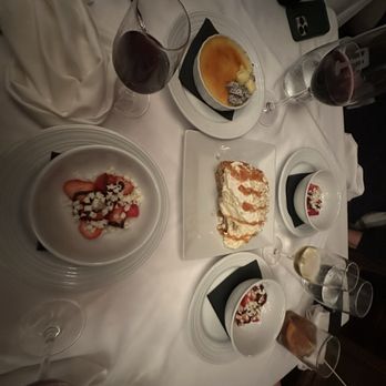 Tellers An American Chophouse - Strawberries with chocolate, Creme brûlée and the most fantastic banana cream pie - Steakhouses Near Me - Islip, New York