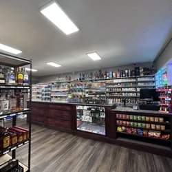 Highway Liquors & Tobacco