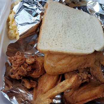 Arlanderz Chicken Joint - 3pc Chicken Wings, Mac and Cheese and Greens - Chicken Shop Near Me - Bedford, Texas