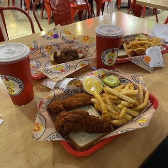Dave's Hot Chicken - Overview of tenders and fries - Halal Near Me - Algonquin, Illinois