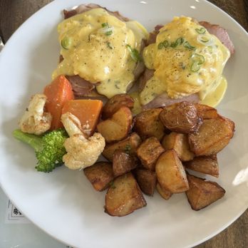 Breakfast Table - Classic eggs benny with scrambled eggs - Breakfast & Brunch Near Me - Vancouver, British Columbia