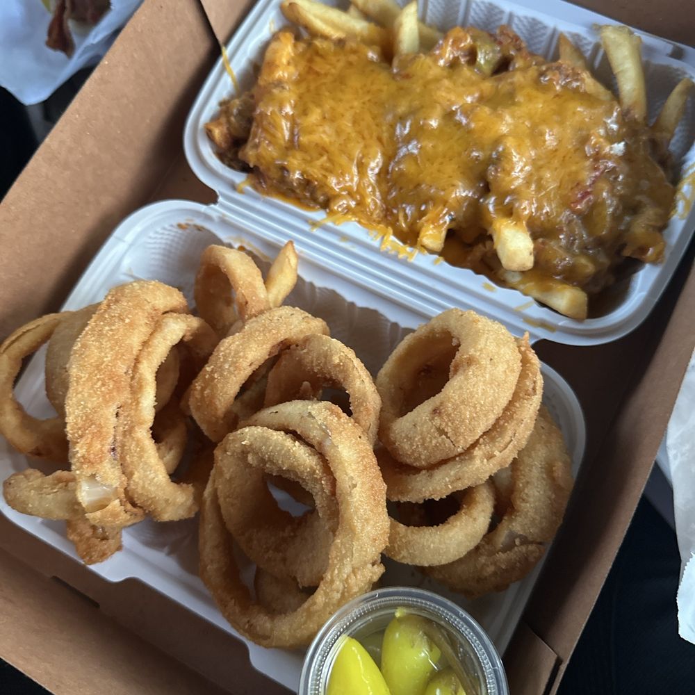 George's Drive-In - Onion rings and chili cheese fries - American Near Me - Riverside, California George's Drive-In - Onion rings and chili cheese fries - American Near Me - Riverside, California
