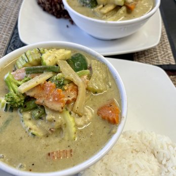 Touch of Thai - Green chicken curry...DIVINE! Rice shaped into a heart - Thai Near Me - Yuma, Arizona Touch of Thai - Green chicken curry...DIVINE! Rice shaped into a heart - Thai Near Me - Yuma, Arizona
