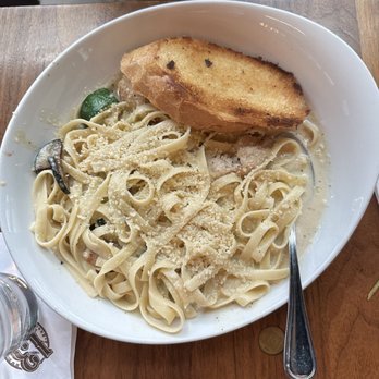 13 Coins Pioneer Square - Chicken Fettuccine - American Near Me - Seattle, Washington