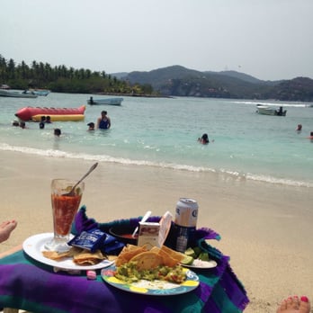 Playa las Gatas - Beaches Near Me - Zihuatanejo, GRO