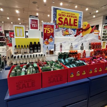 Bath & Body Works - Cosmetics & Beauty Supply Near Me - Paramus, New Jersey