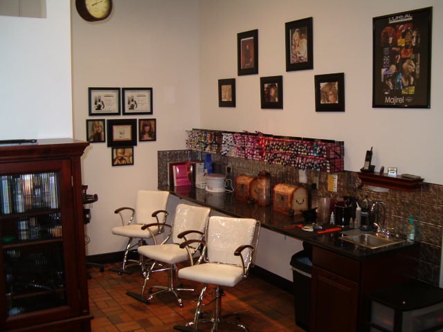 Hair Color by Linda Logo