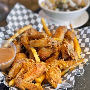 Cafe Hollywood - Cafe Hollywood - fried chicken wing platter - Chinese Near Me - Markham, Ontario Cafe Hollywood - Cafe Hollywood - fried chicken wing platter - Chinese Near Me - Markham, Ontario