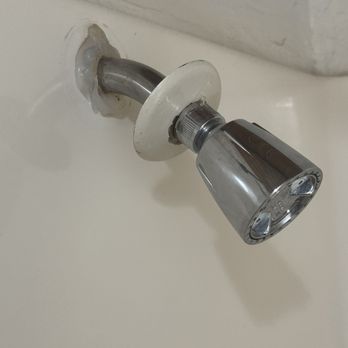 Northern Queen Inn - Shower head - Hotels Near Me - Nevada City, California Northern Queen Inn - Shower head - Hotels Near Me - Nevada City, California