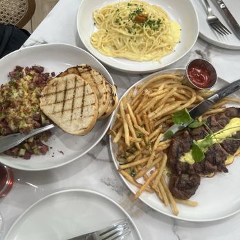 Middle Child - Salt beef & hash, uni spaghetti, and steak frites - Breakfast & Brunch Near Me - Las Vegas, Nevada Middle Child - Salt beef & hash, uni spaghetti, and steak frites - Breakfast & Brunch Near Me - Las Vegas, Nevada