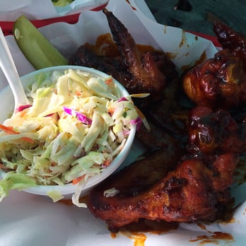 Danny's Road Side Kitchen - Mild Chicken Wings with Coleslaw - American Near Me - Lower Lake, California