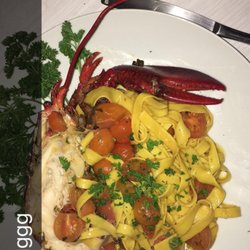 Trattoria del Gatto Bianco - Fettuccini with Lobster. Delicious! I wish it didn't end.