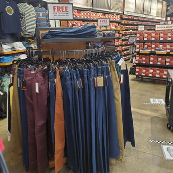 Vans Outlet - Shoe Stores Near Me - Sunrise, Florida Vans Outlet - Shoe Stores Near Me - Sunrise, Florida