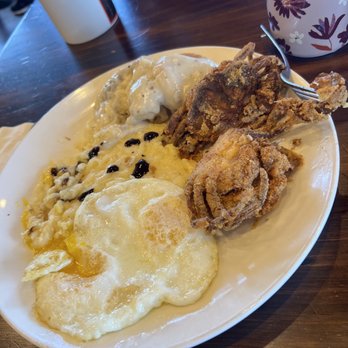 Kihei Caffe Lahaina - Southern Fried soft crab and cheese grits - Breakfast & Brunch Near Me - Lahaina, Hawaii Kihei Caffe Lahaina - Southern Fried soft crab and cheese grits - Breakfast & Brunch Near Me - Lahaina, Hawaii