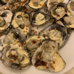 Ang Kamalig - Grilled Baby oysters with garlic butter