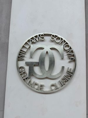 Williams-Sonoma by null