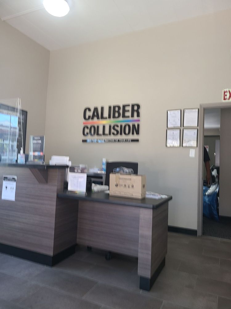 CALIBER COLLISION Updated July 2024 25 Reviews 3501 W Washington