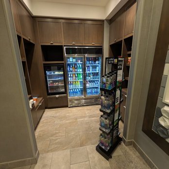 SpringHill Suites by Marriott Huntington Beach Orange County - Convenience store - Hotels Near Me - Huntington Beach, California SpringHill Suites by Marriott Huntington Beach Orange County - Convenience store - Hotels Near Me - Huntington Beach, California