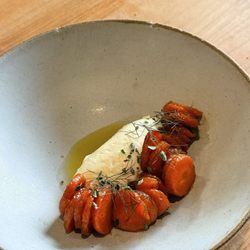 Houlme - Carrots glazed in hot honey, smoked yogurt