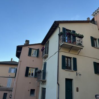 Perugia - Landmarks & Historical Buildings Near Me