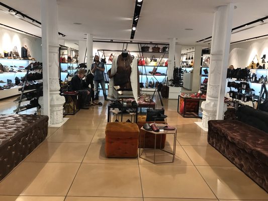 GEPPY SHOES - Updated November 2025 - 11 Photos \u0026 13 Reviews - Via  Nazionale 6, Roma, Italy - Shoe Stores - Phone Number - Yelp