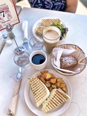 Café Madeleine South Park by null