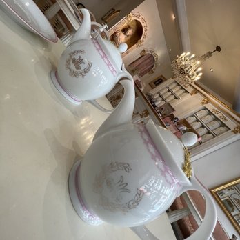 Nina's - Tea service - Coffee & Tea Near Me - Paris, 75 Nina's - Tea service - Coffee & Tea Near Me - Paris, 75