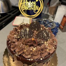 Bloom Cakes and Bakery - Birthday Cake!