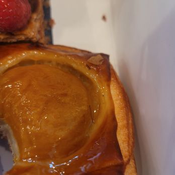 Moulin - Apricot Danish - Cafes Near Me - Costa Mesa, California